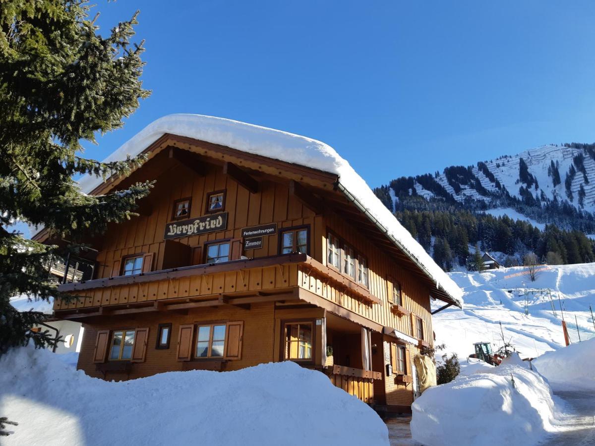 Das Bergfried - Urlaub Zentral Und Ruhig! Apartment Riezlern Ngoại thất bức ảnh